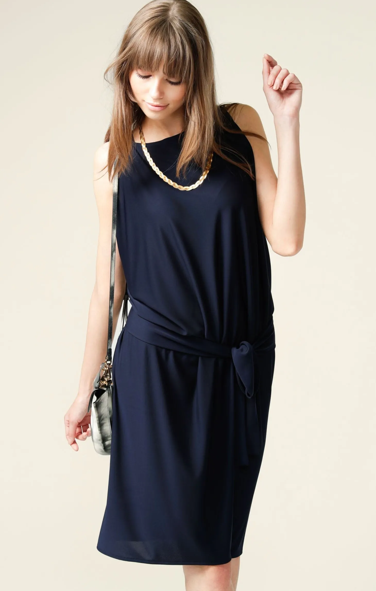 COLUMN DRAPE DRESS IN NAVY