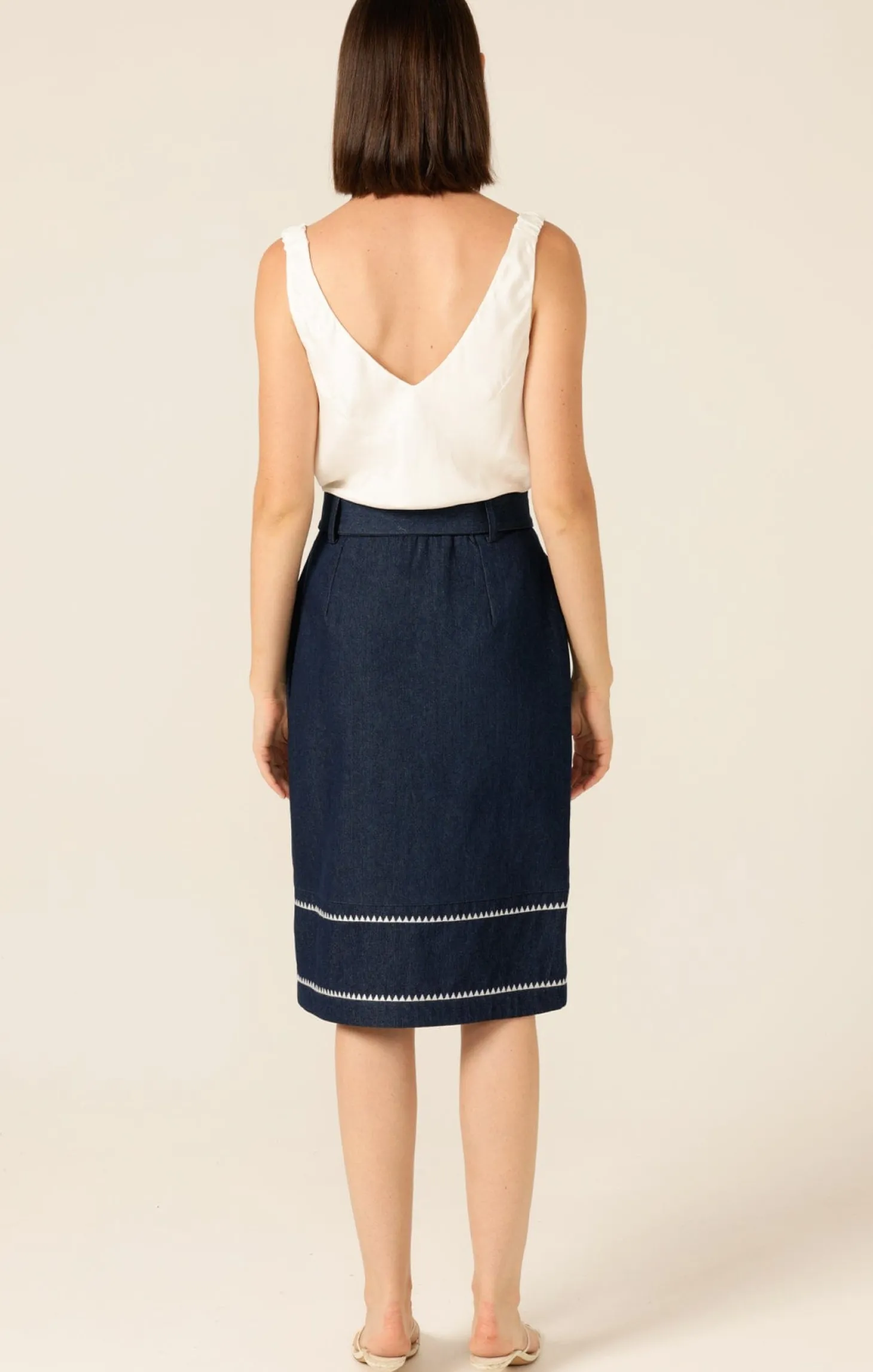 DELRAY EMBROIDERED SKIRT IN DARK DENIM