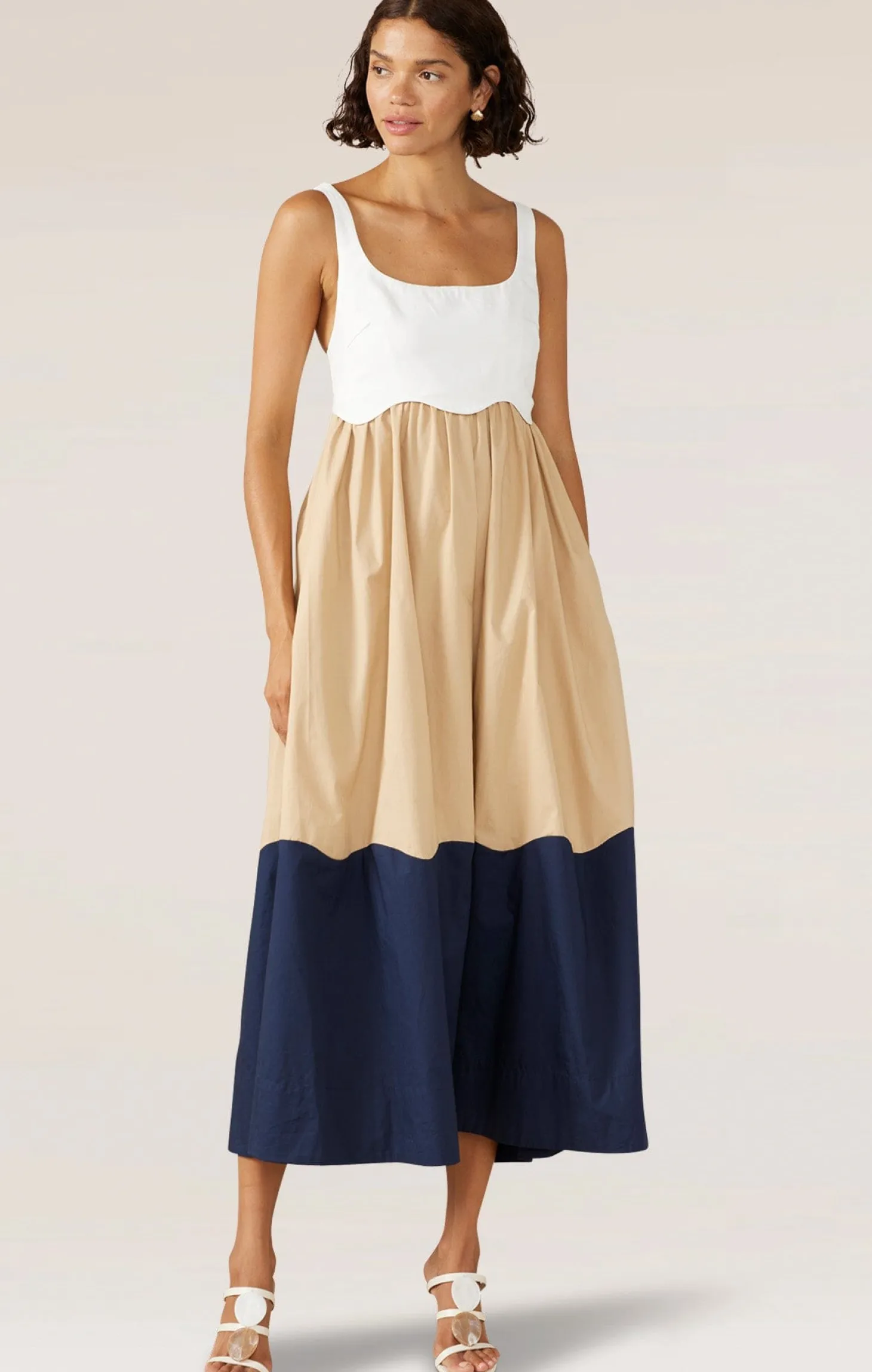 FORMATION SUNDRESS IN WHITE SAND NAVY