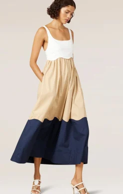 FORMATION SUNDRESS IN WHITE SAND NAVY