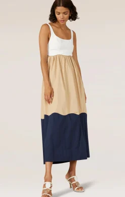 FORMATION SUNDRESS IN WHITE SAND NAVY