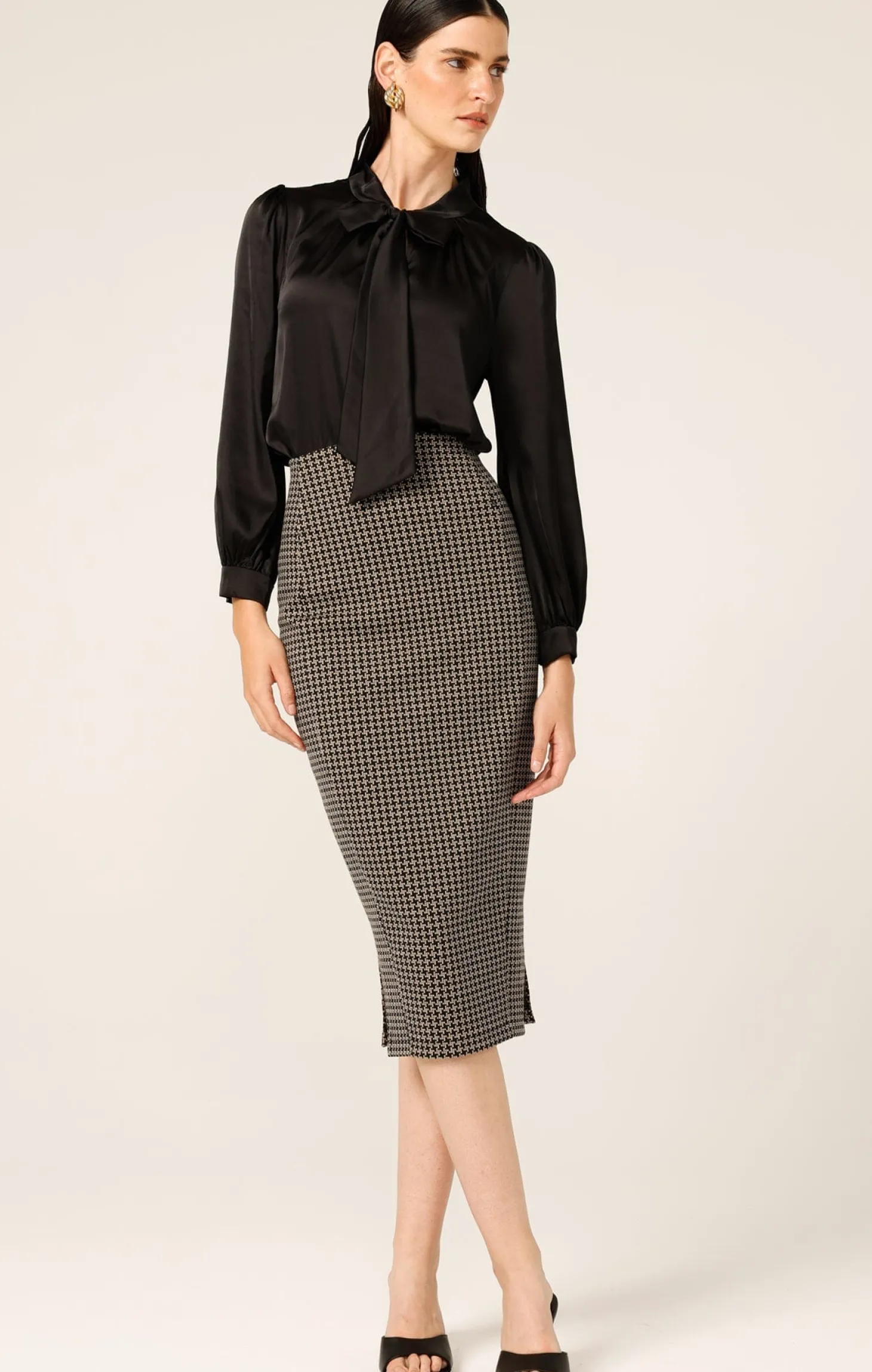 HATCHIE BLOUSE IN BLACK