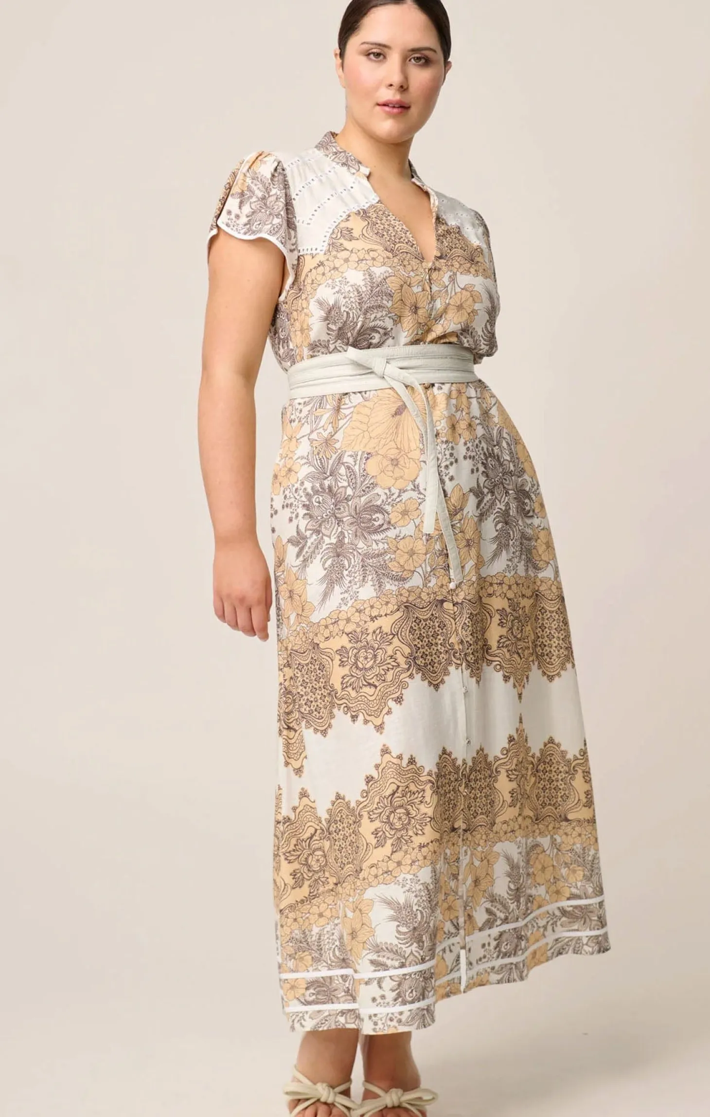 NOVIA EMBROIDERED MAXI DRESS