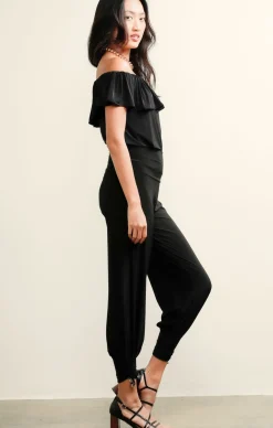 OFF SHOULDER FRILL TOP IN BLACK