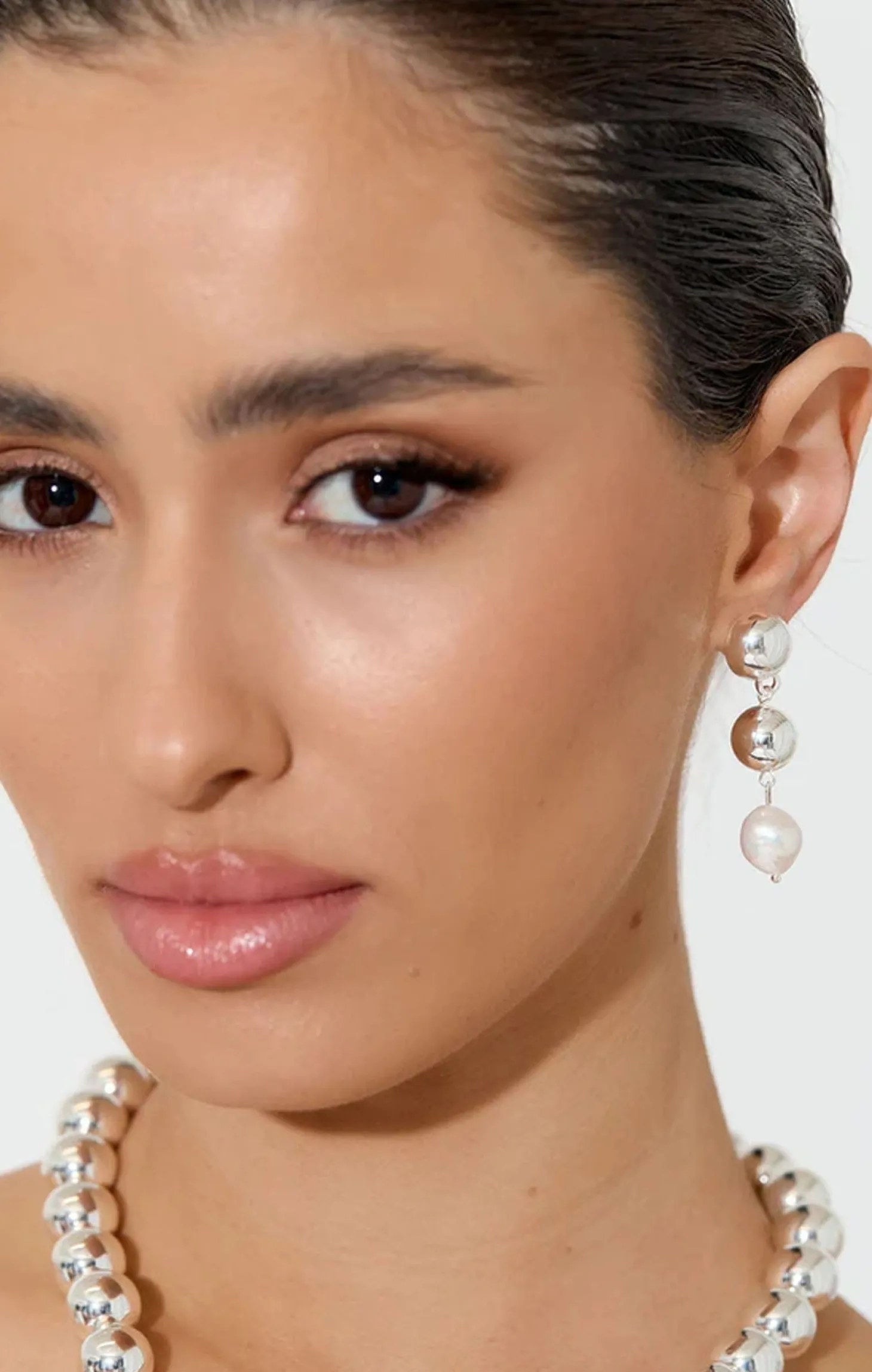 PEARL DROP METAL BALL EARRING IN SILVER