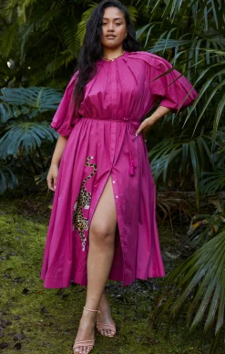 PLEATED NECK MIDI IN FUCHSIA