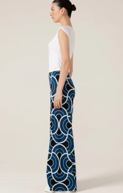 PRINTED SEAMLESS PANT IN OCEAN GEO