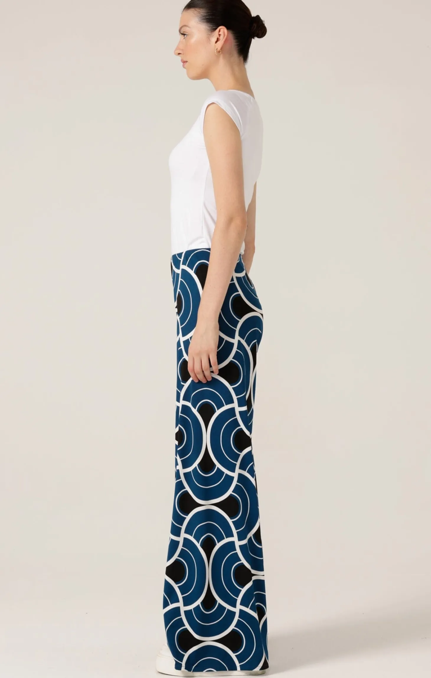 PRINTED SEAMLESS PANT IN OCEAN GEO