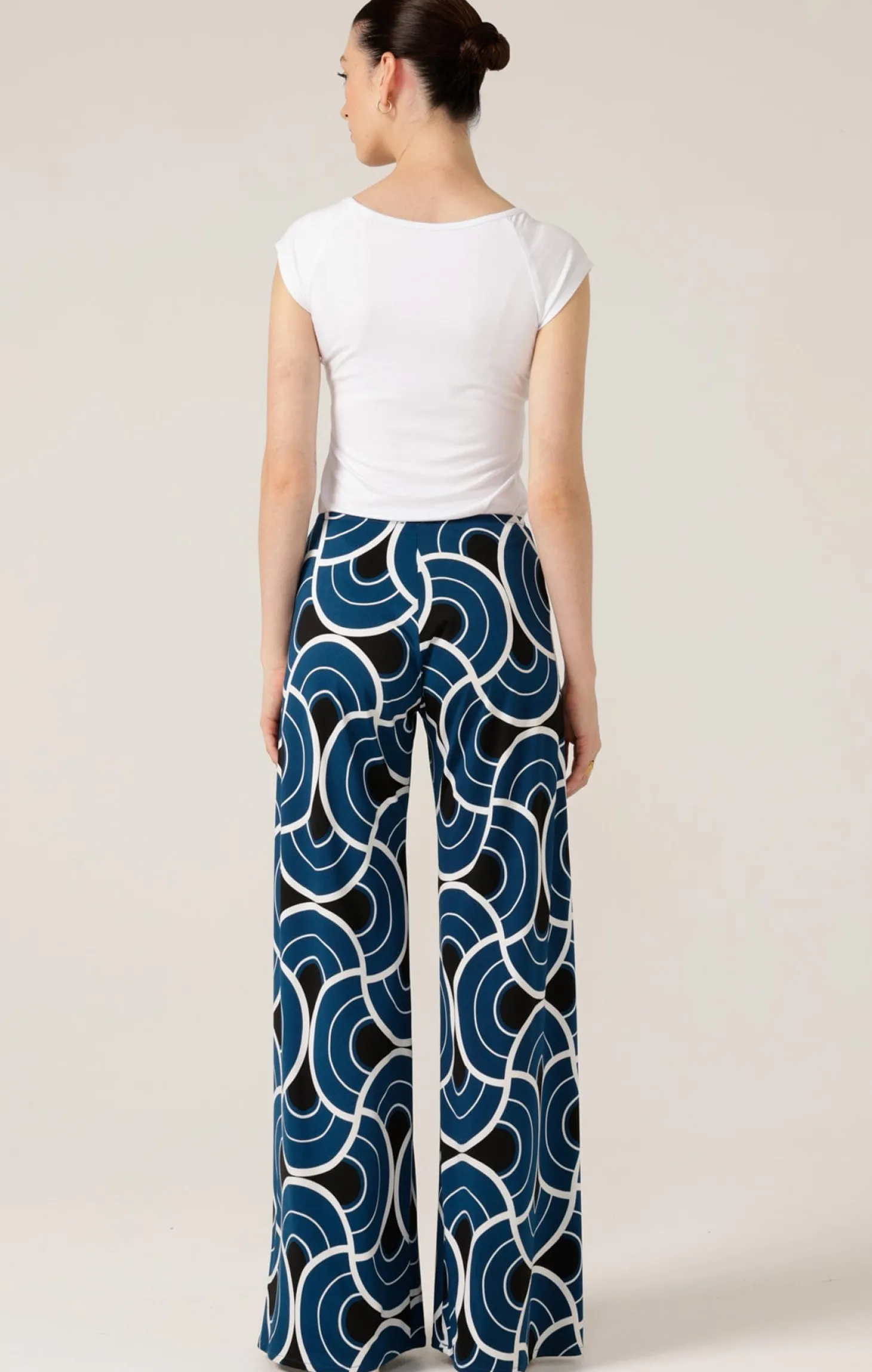 PRINTED SEAMLESS PANT IN OCEAN GEO