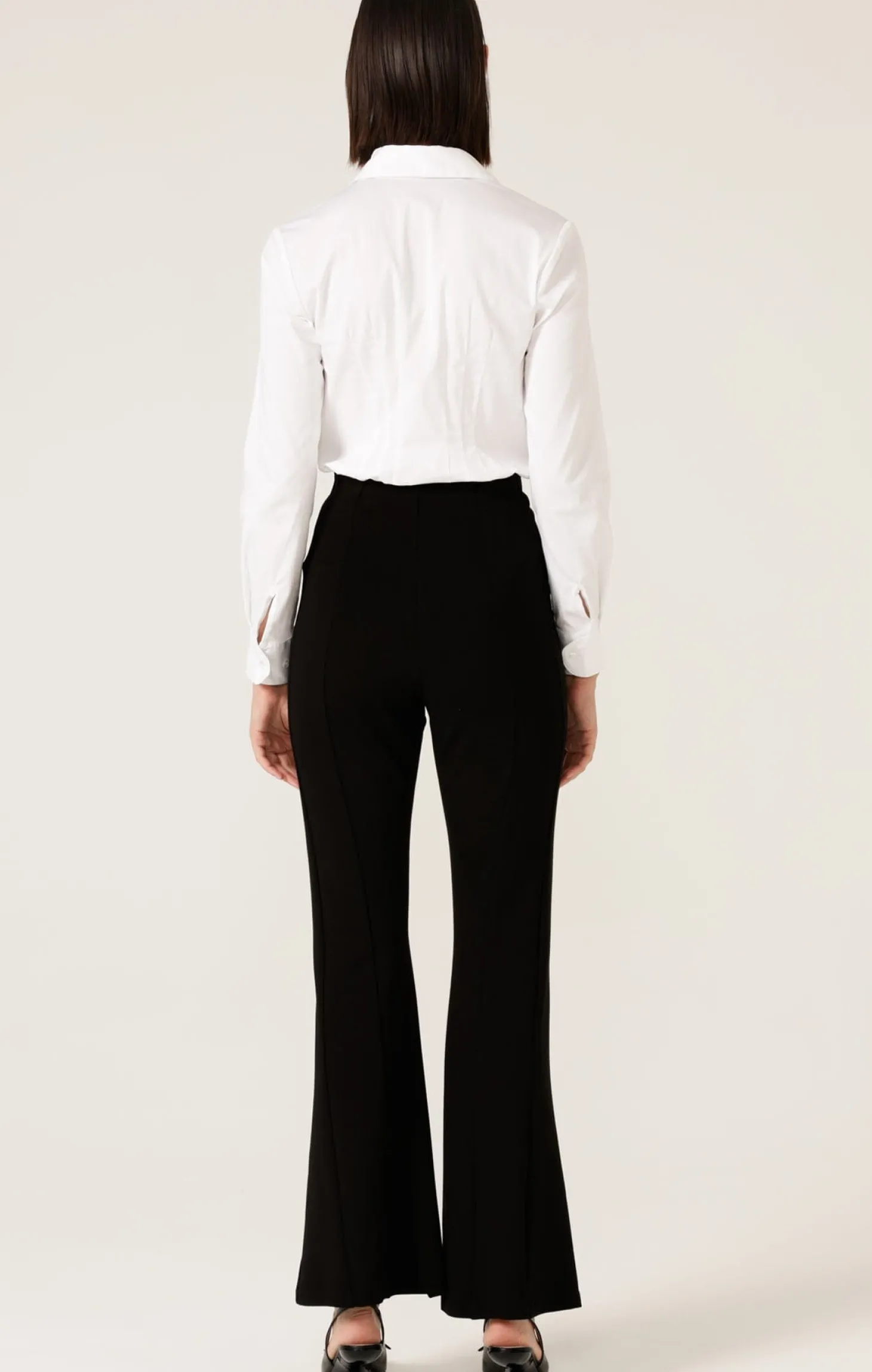 SLIM LINE FLARE IN BLACK